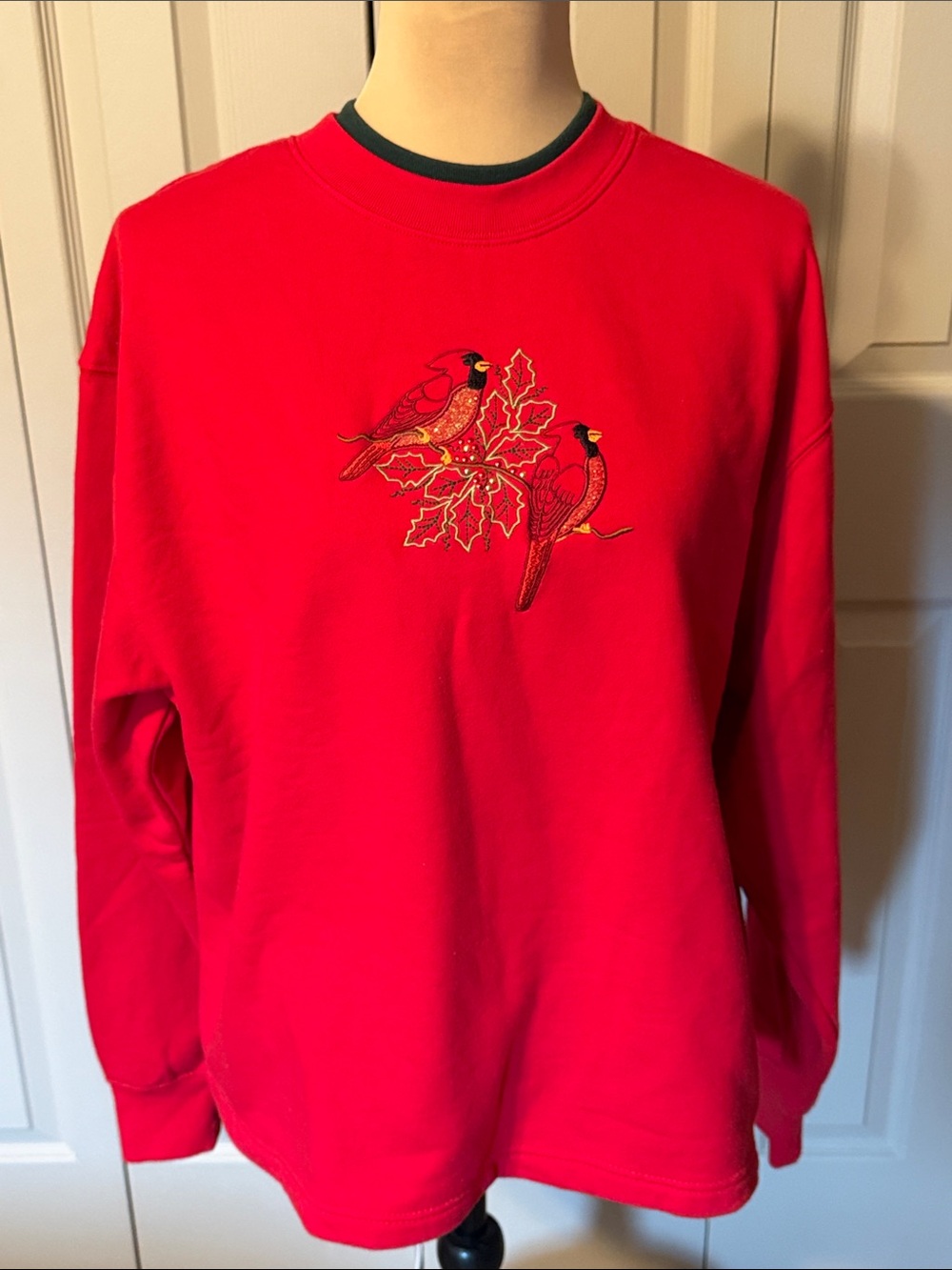M & C Sportswear Vintage Holiday Women's Red Sweatshirt Cardinals Size Large